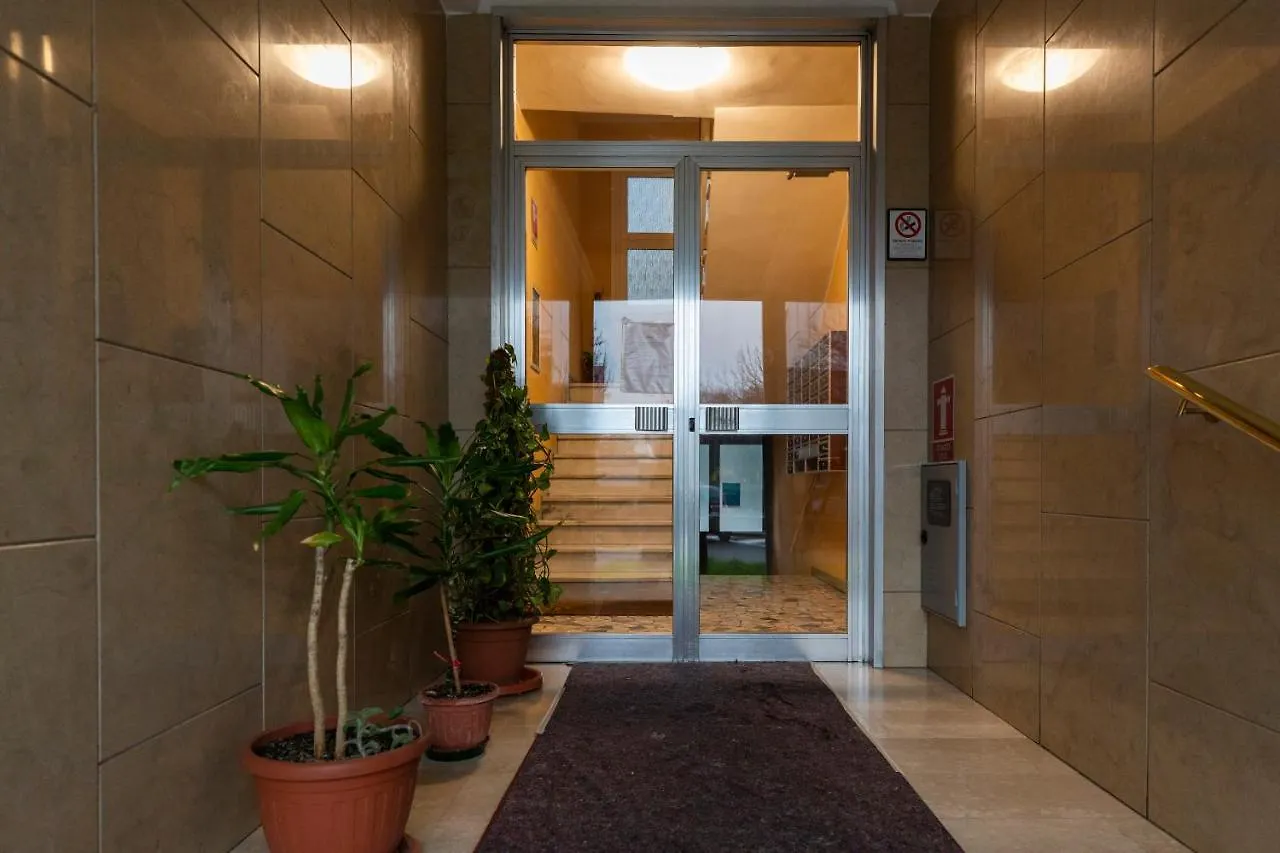 מילאנו The Wall - Top Floor Apartment