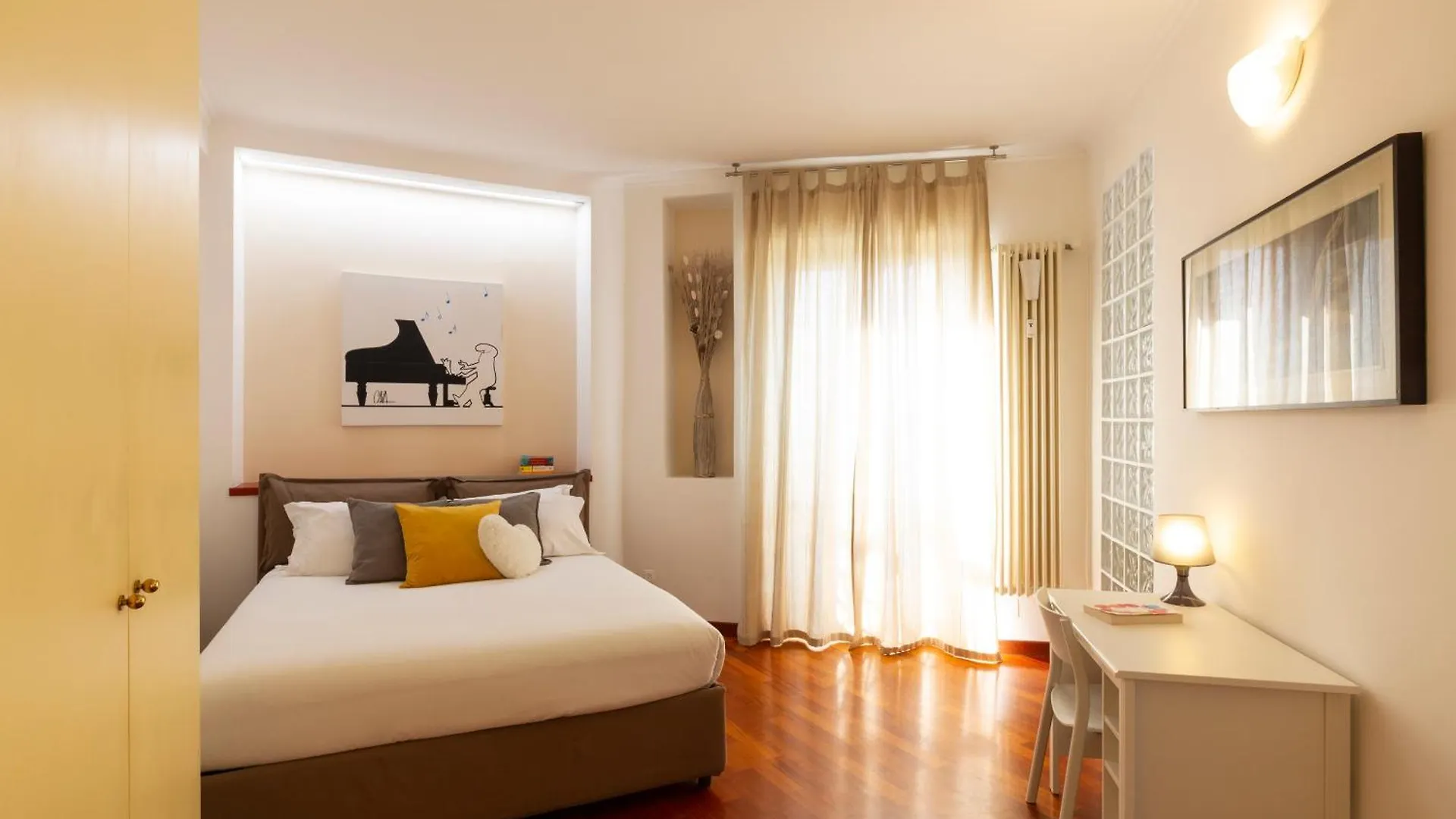 מילאנו The Wall - Top Floor Apartment 0*,  איטליה