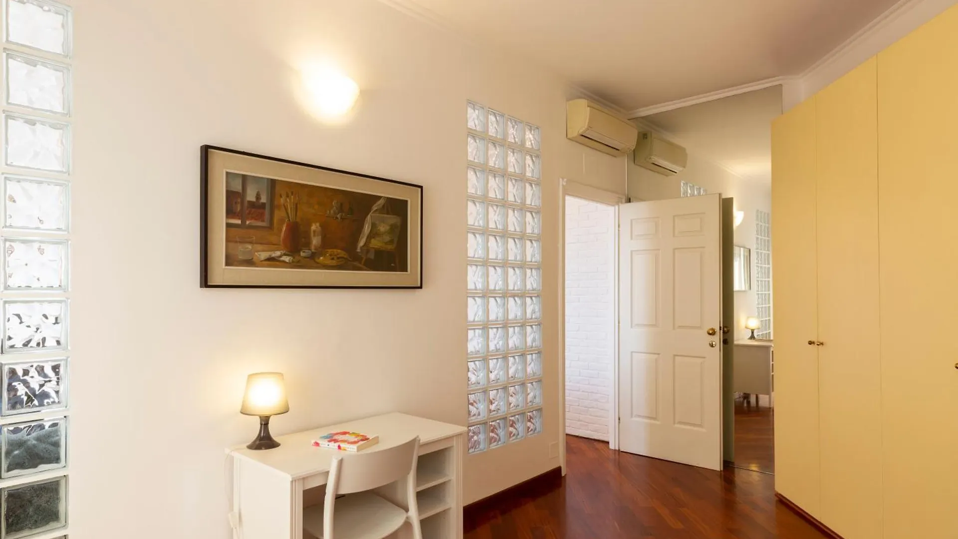מילאנו The Wall - Top Floor Apartment