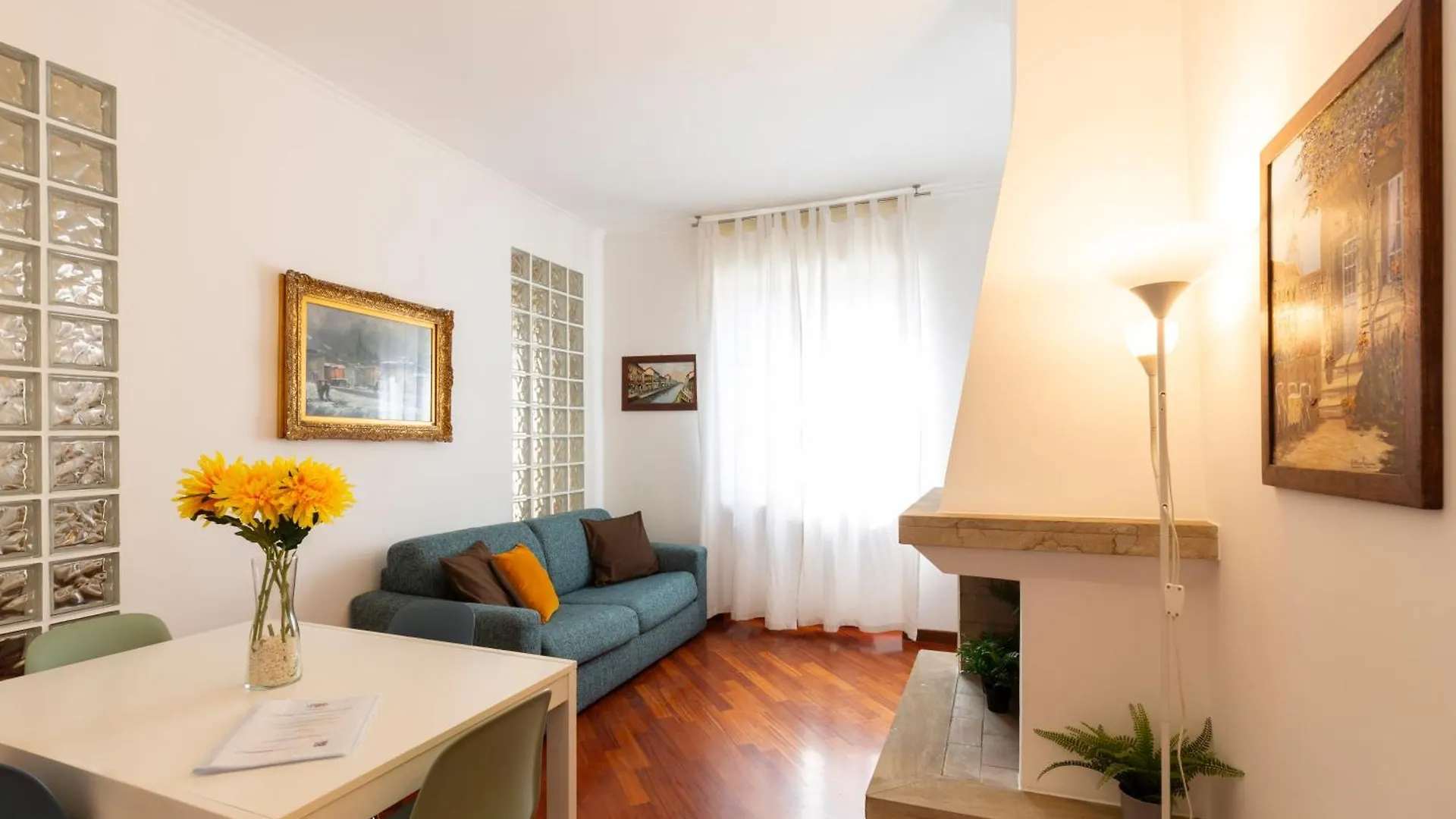 The Wall - Top Floor Apartment location
